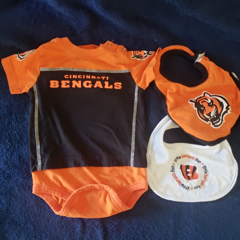 Cincinnati Bengals 6-9 month onesie and Bibs